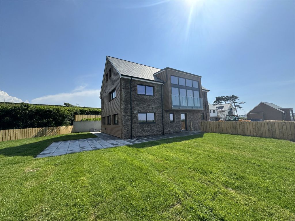 Property photo 1 of 31 Picture No. 03
