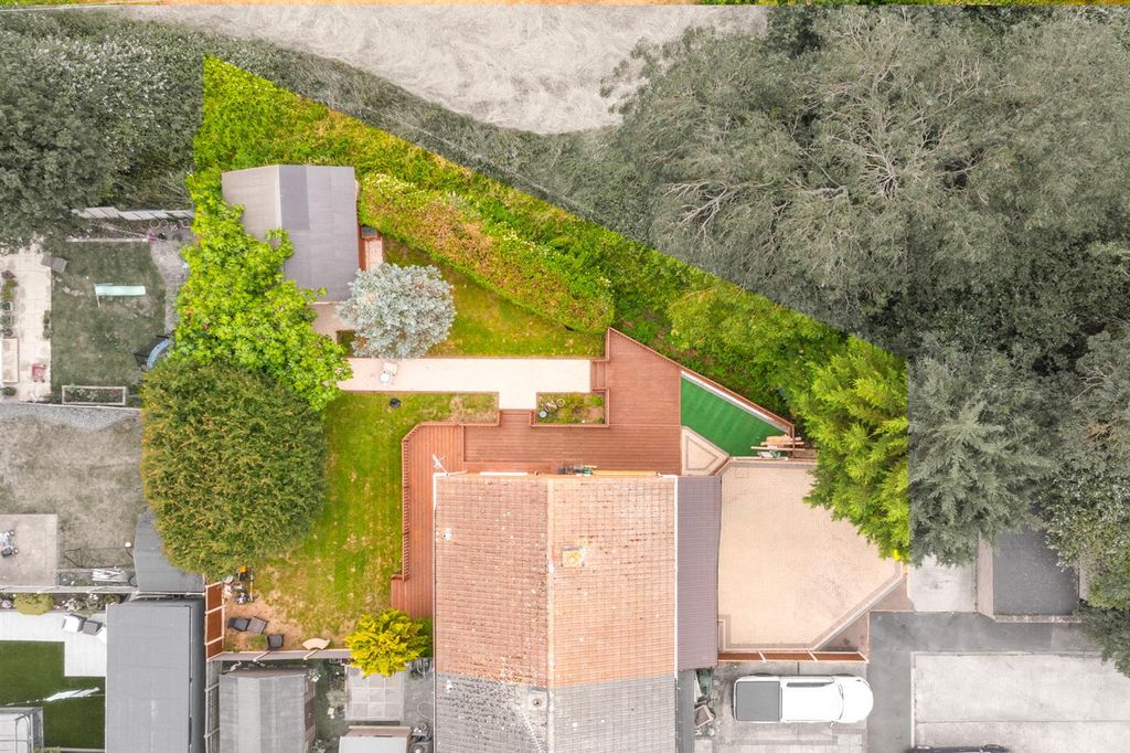 Property photo 1 of 22