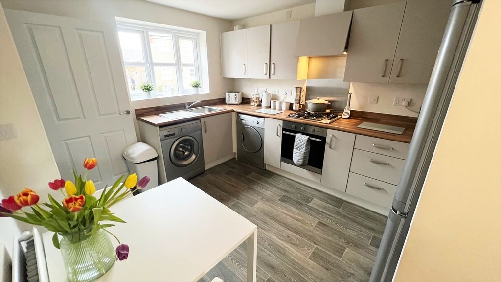 Property photo 3 of 11 Image