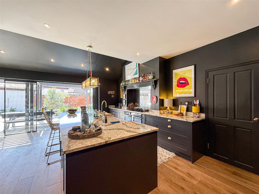Property photo 1 of 30 Kitchen Hero