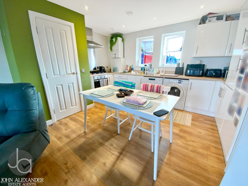 Property photo 3 of 12 Img_4010