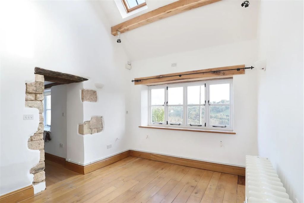 Property photo 3 of 27 Living Room