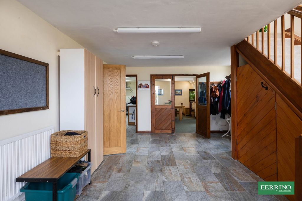 Property photo 2 of 24 Entrance Hall