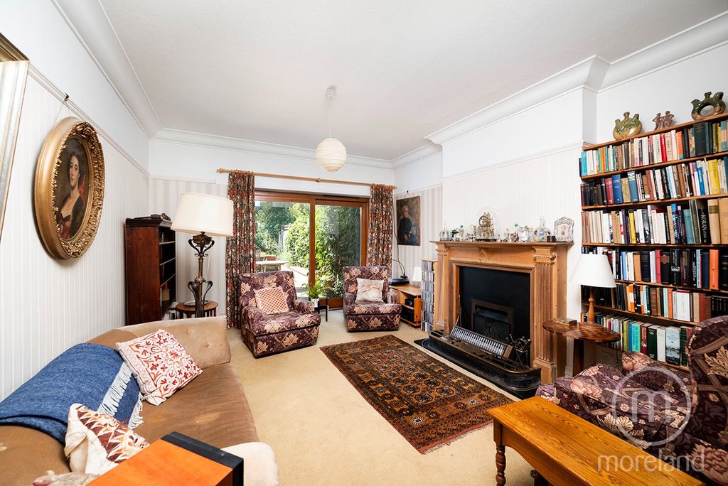 Property photo 2 of 18 5133414