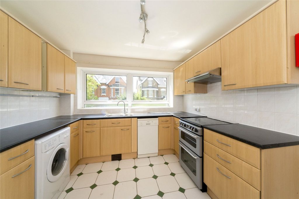 Property photo 3 of 8 Picture No. 01
