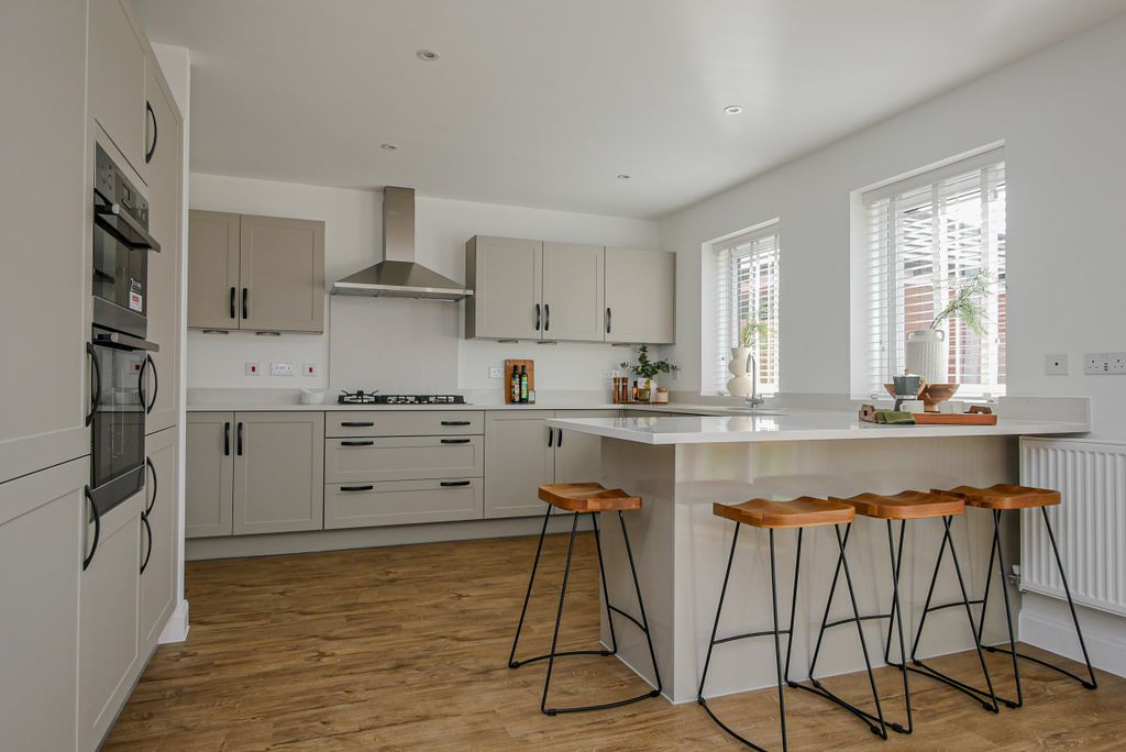 Property photo 3 of 10 Kitchen Diner