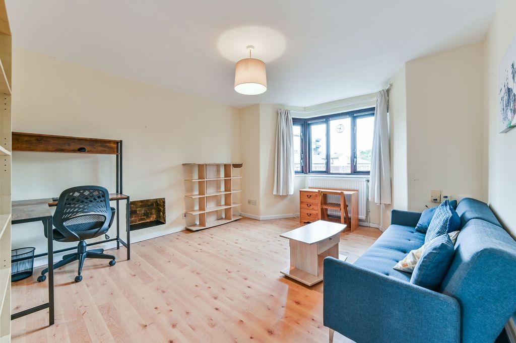 Property photo 1 of 8