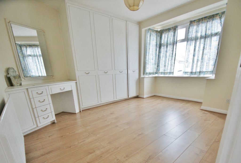 Property photo 3 of 8 Gallery