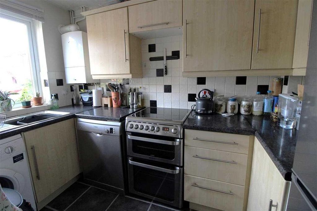 Property photo 2 of 10