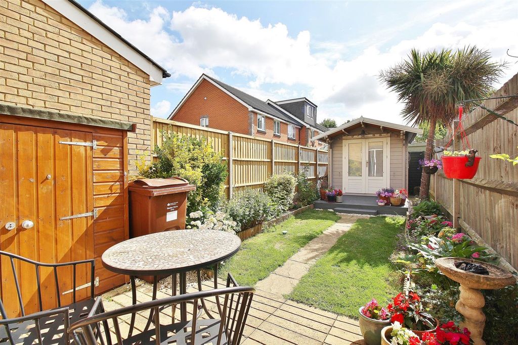 Property photo 2 of 7