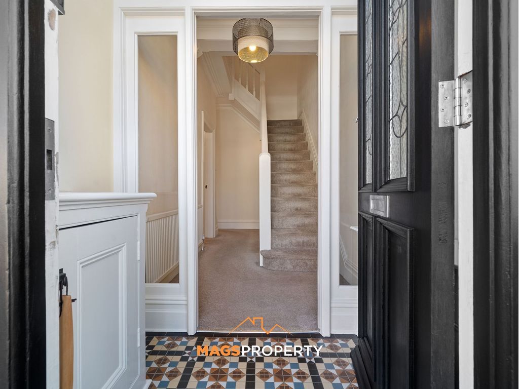 Property photo 2 of 40