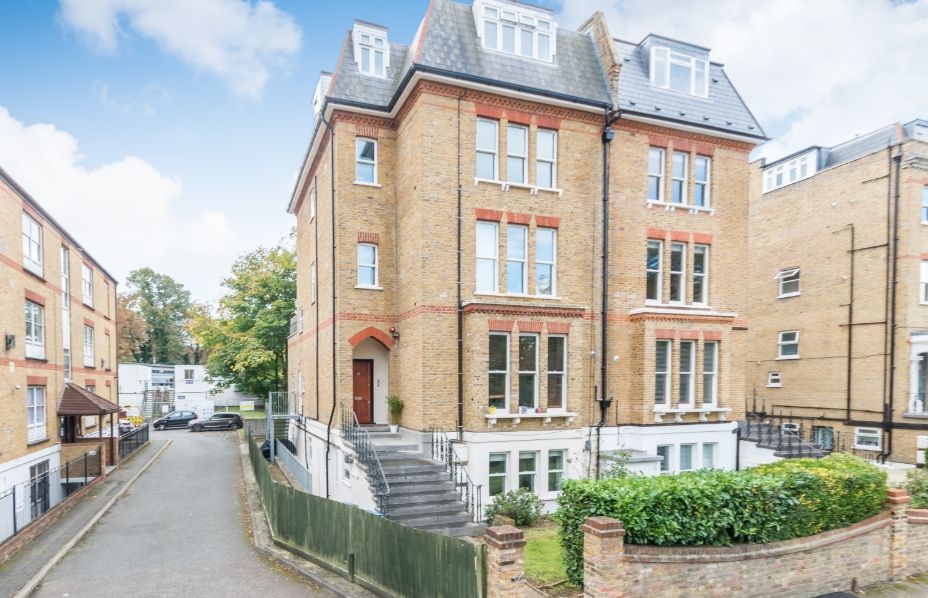 Property photo 1 of 3 External