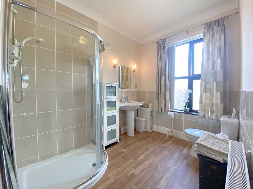 Property photo 3 of 11 Picture No. 24