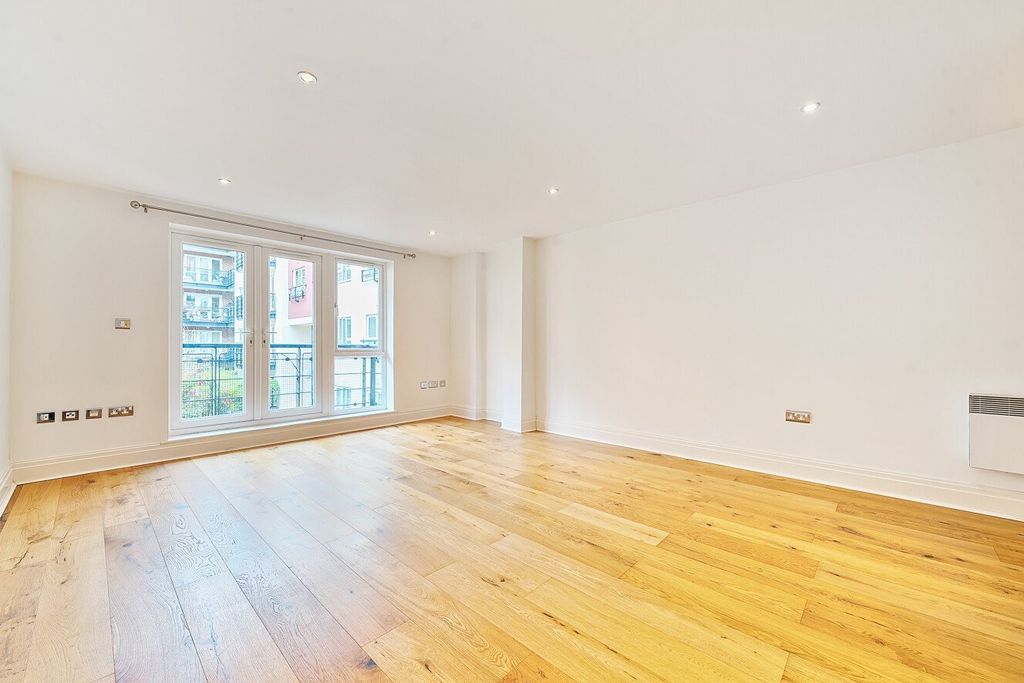 Property photo 2 of 11 Picture No. 20