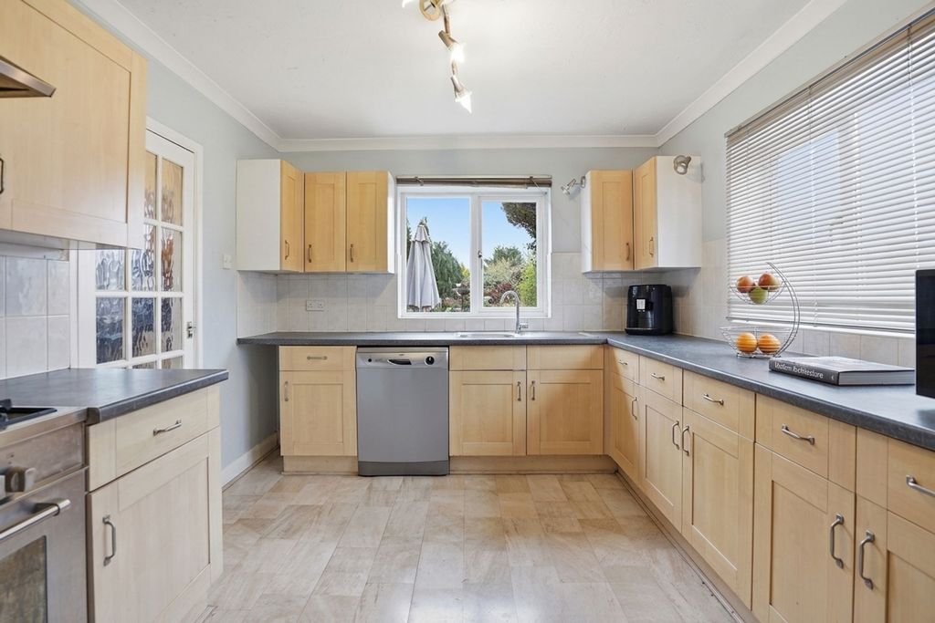 Property photo 3 of 21 Kitchen