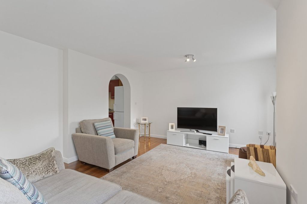 Property photo 3 of 19