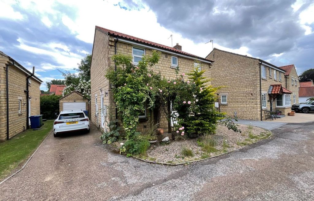 Property photo 2 of 20
