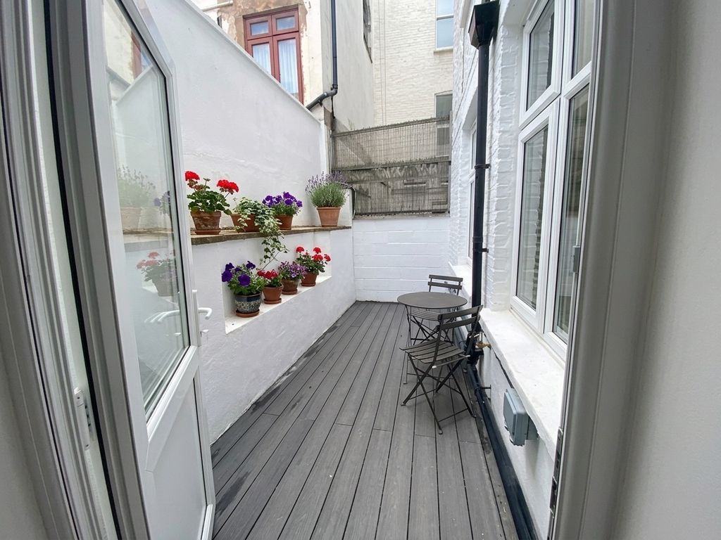 Property photo 3 of 4