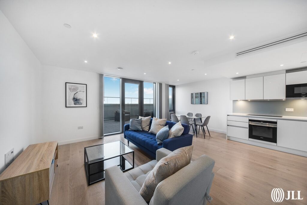 Property photo 2 of 21