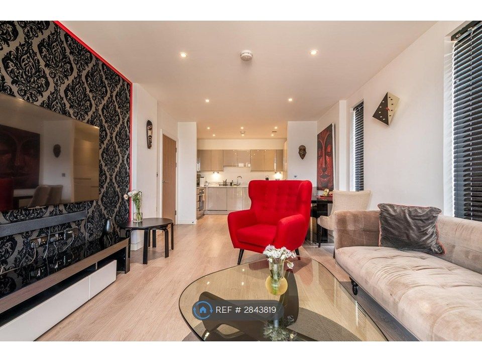Property photo 1 of 11 Living Room