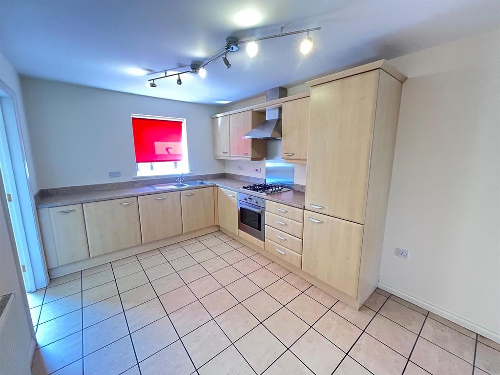 Property photo 3 of 12 Kitchen.Jpg