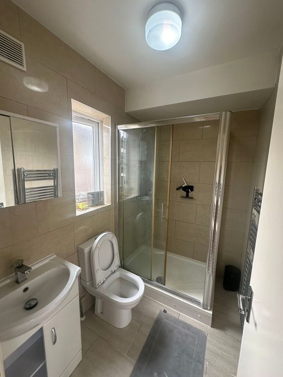 Property photo 3 of 28