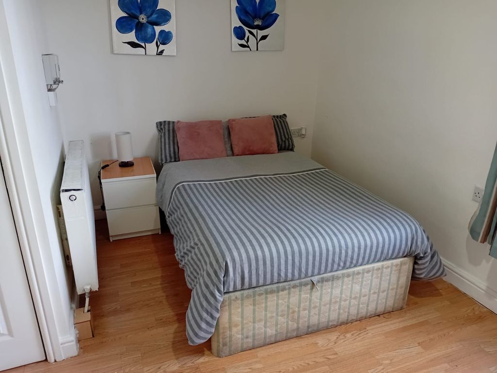 Property photo 3 of 4 Bedroom