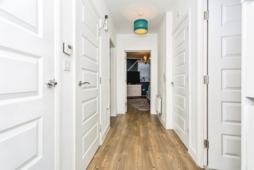 Property photo 2 of 15 Picture No. 32