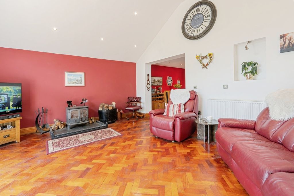 Property photo 3 of 19
