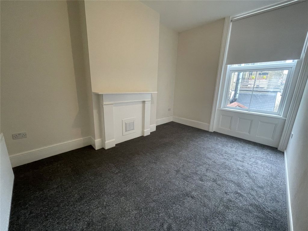 Property photo 3 of 5 Picture No. 10