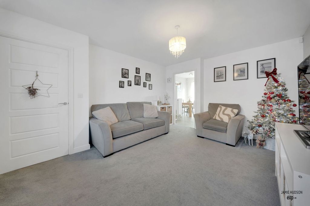 Property photo 3 of 24