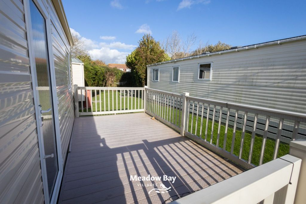 Property photo 2 of 11 D22 2010 Abi Arizona 32x12 38.Jpg