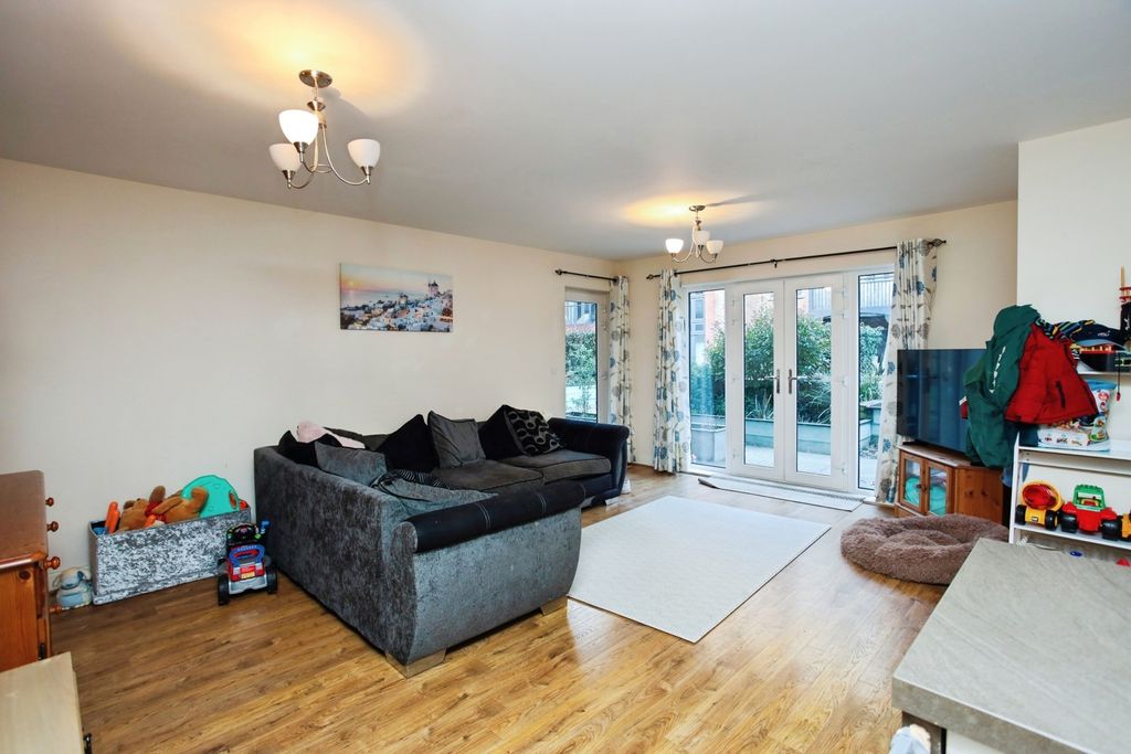 Property photo 2 of 7