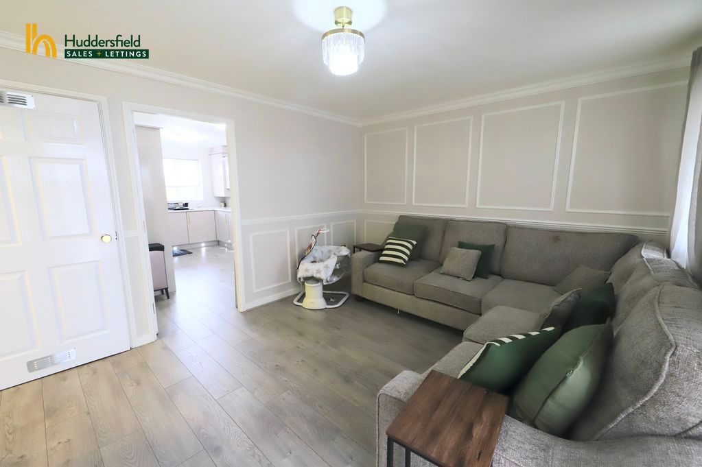Property photo 1 of 13 Living Room