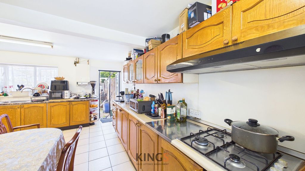 Property photo 2 of 17 Kitchen