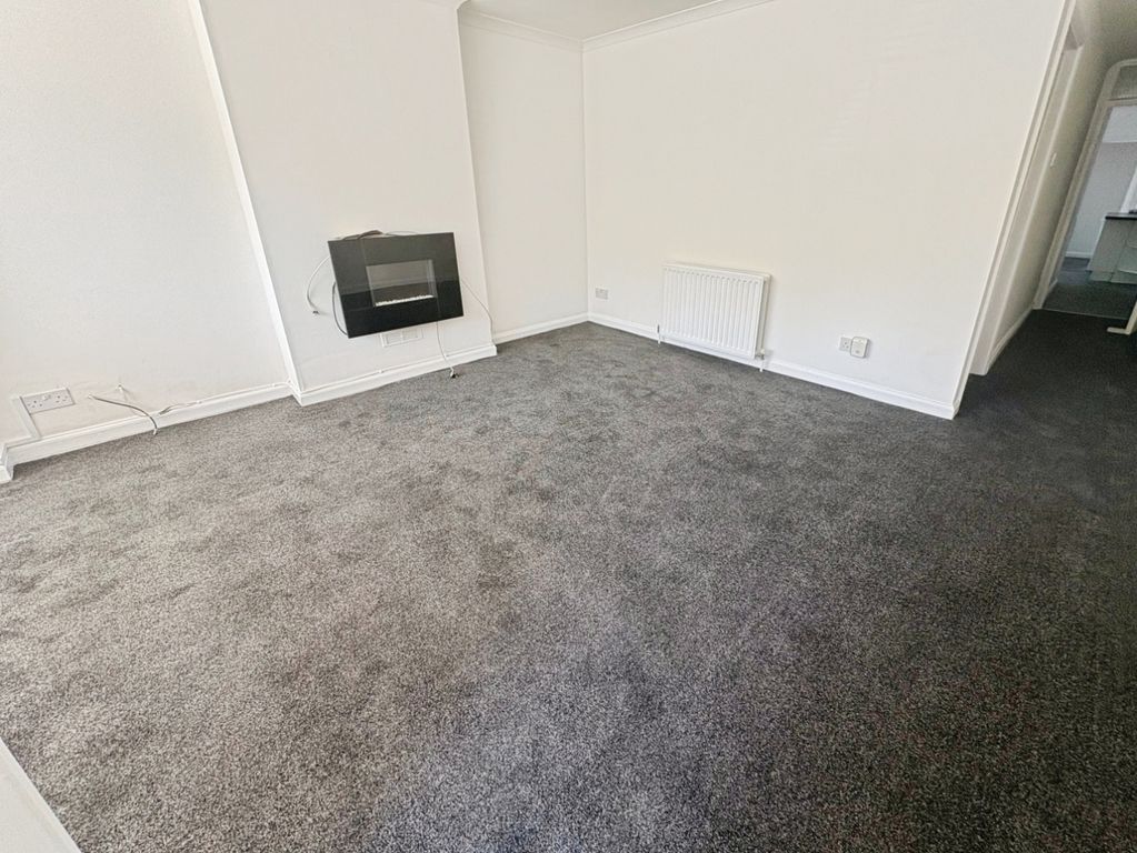Property photo 3 of 9 Living Room