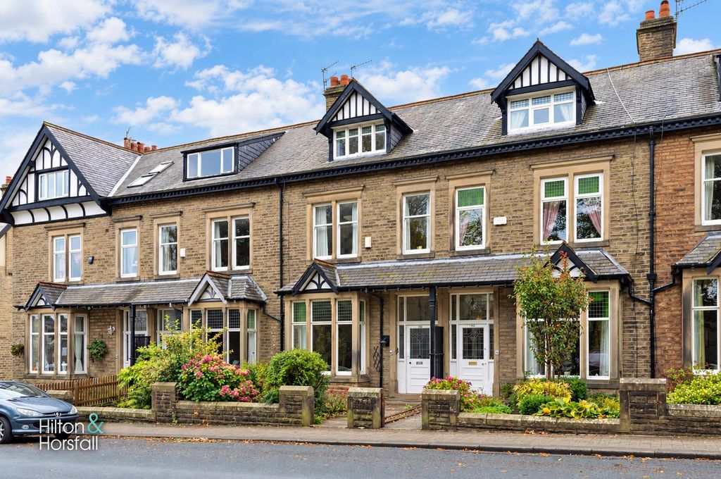 Property photo 1 of 22 Keighley Road