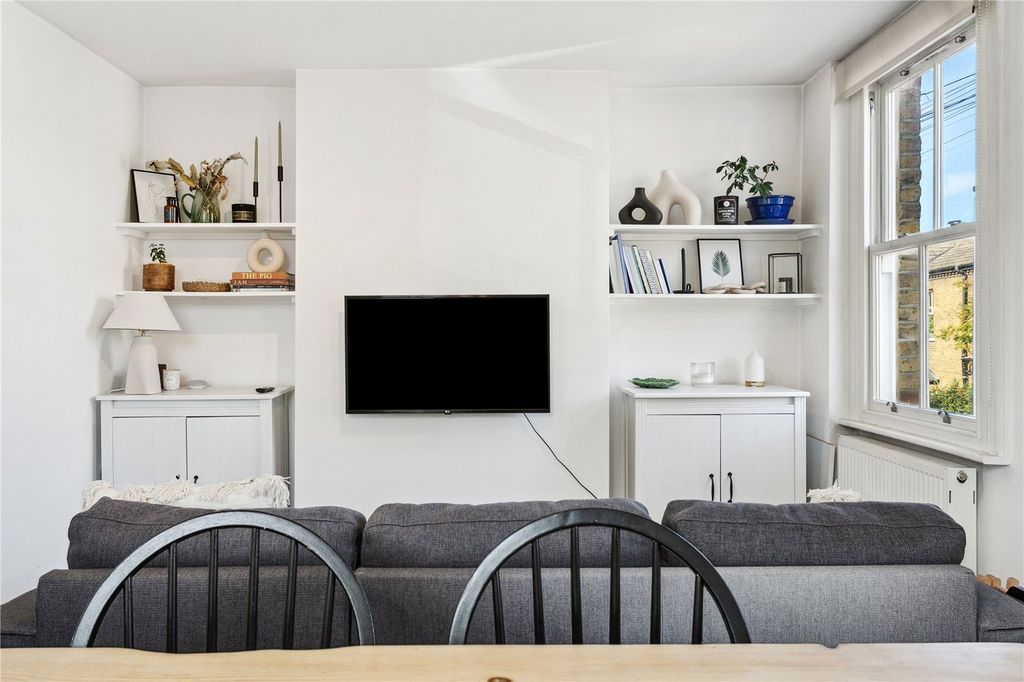 Property photo 3 of 11