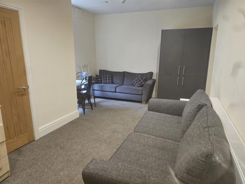 Property photo 3 of 33 1000049572.Jpg