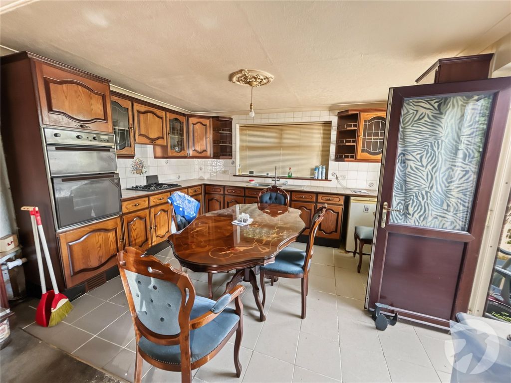 Property photo 3 of 8 Picture No. 02