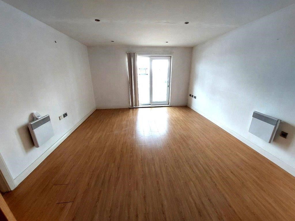 Property photo 3 of 9 919x710