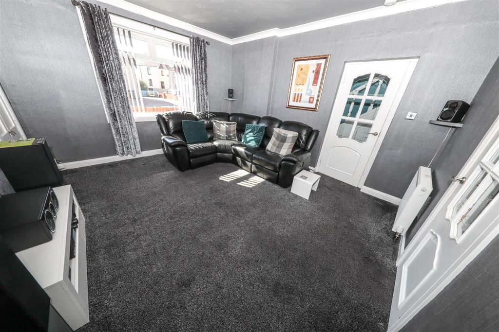 Property photo 3 of 16 C