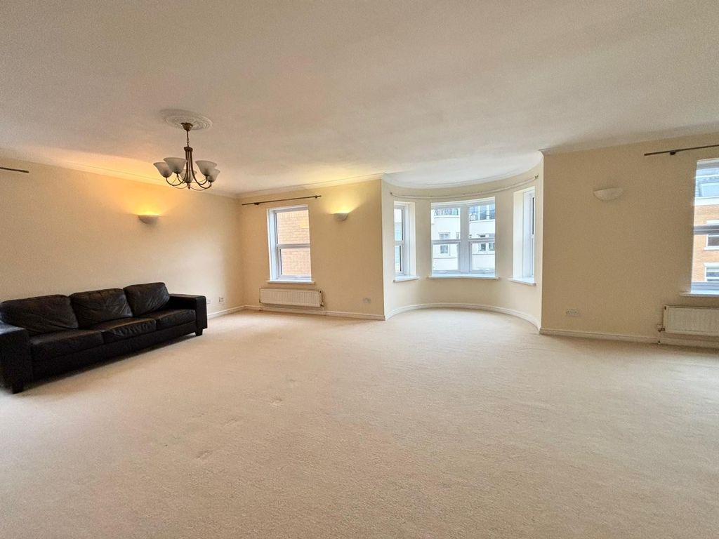 Property photo 2 of 17 Image