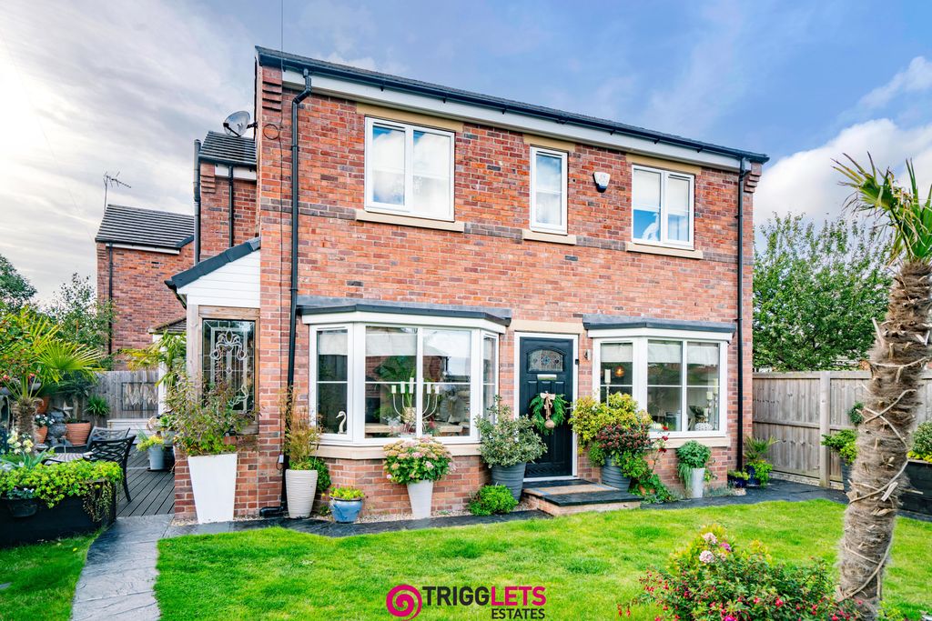 Property photo 1 of 32