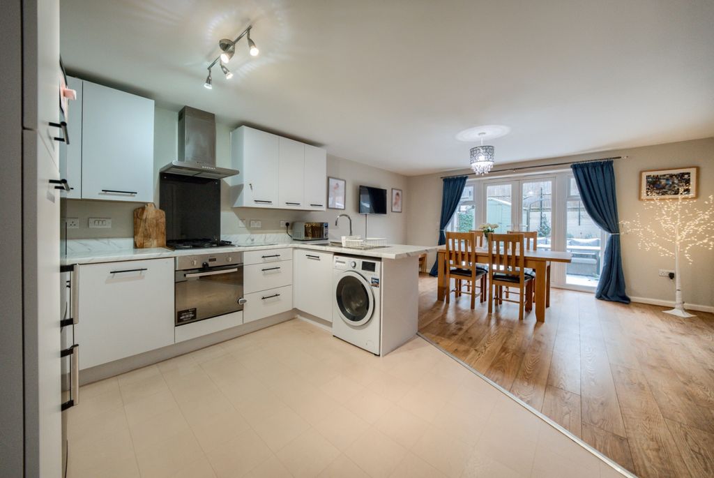 Property photo 3 of 20 Xt5A3271-Hdr(3)