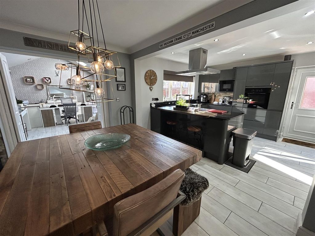 Property photo 2 of 20 Img_2003.Jpeg