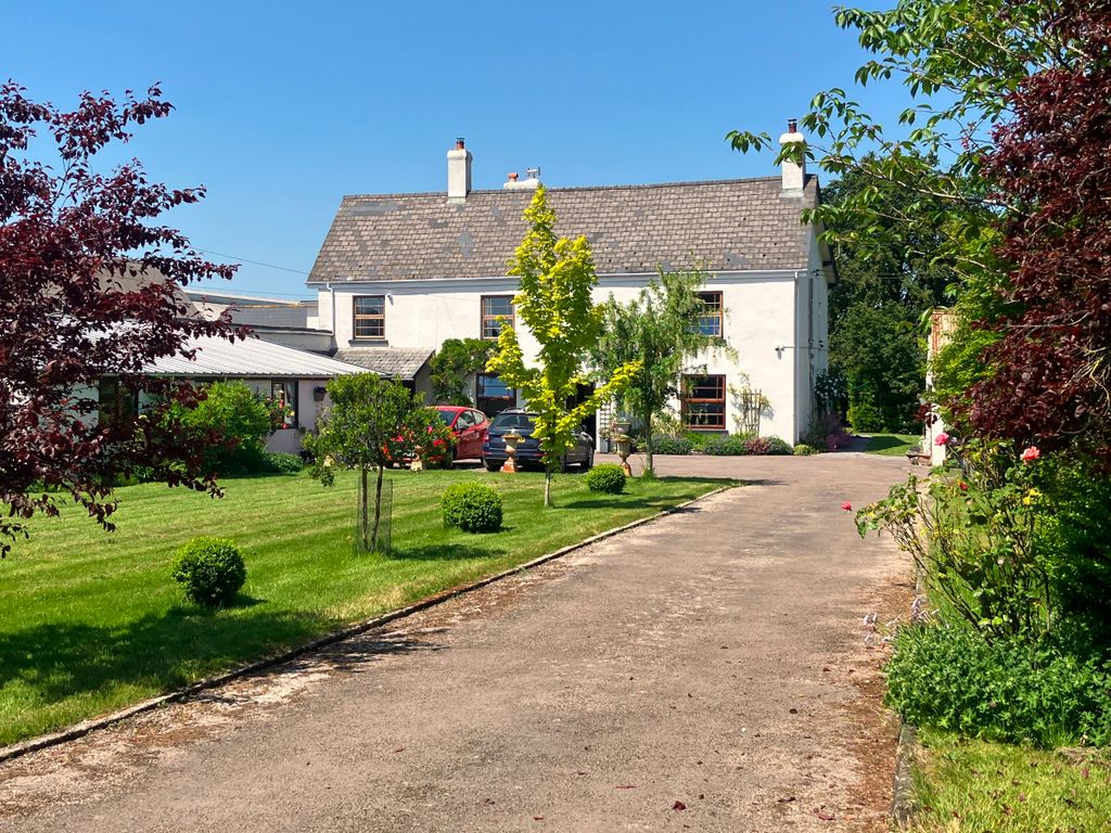 Property photo 1 of 46