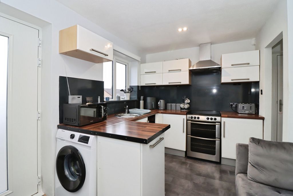 Property photo 2 of 13