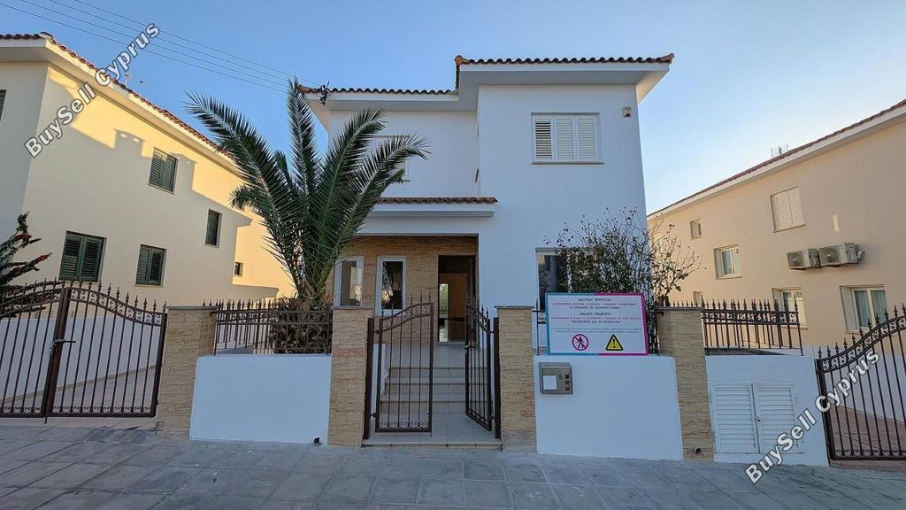 Property photo 1 of 44