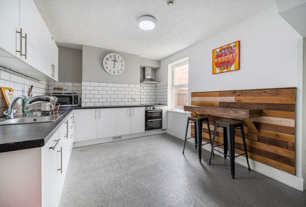 Property photo 1 of 24 1373731-14-6900Fa...